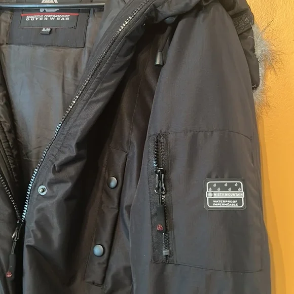 Women’s Size XL Winter Jacket - Picture 5 of 6